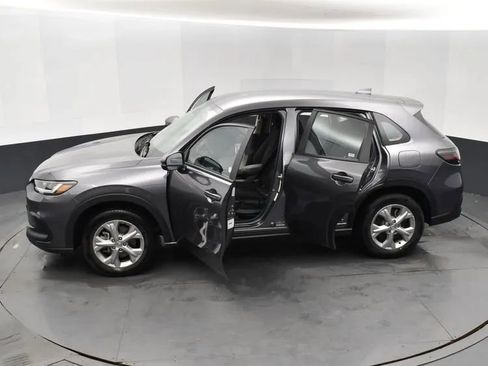 Used 2025 Honda HR-V LX image 7