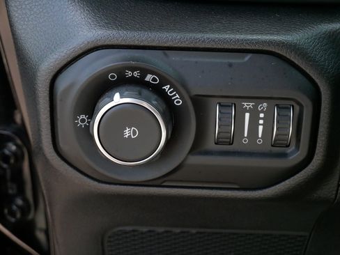 Used 2022 Jeep Wrangler Sport AWD/4WD image 27