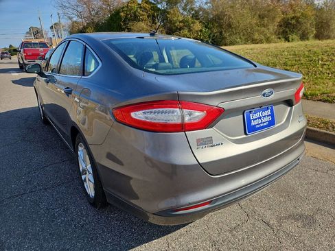Used 2013 Ford Fusion SE image 5
