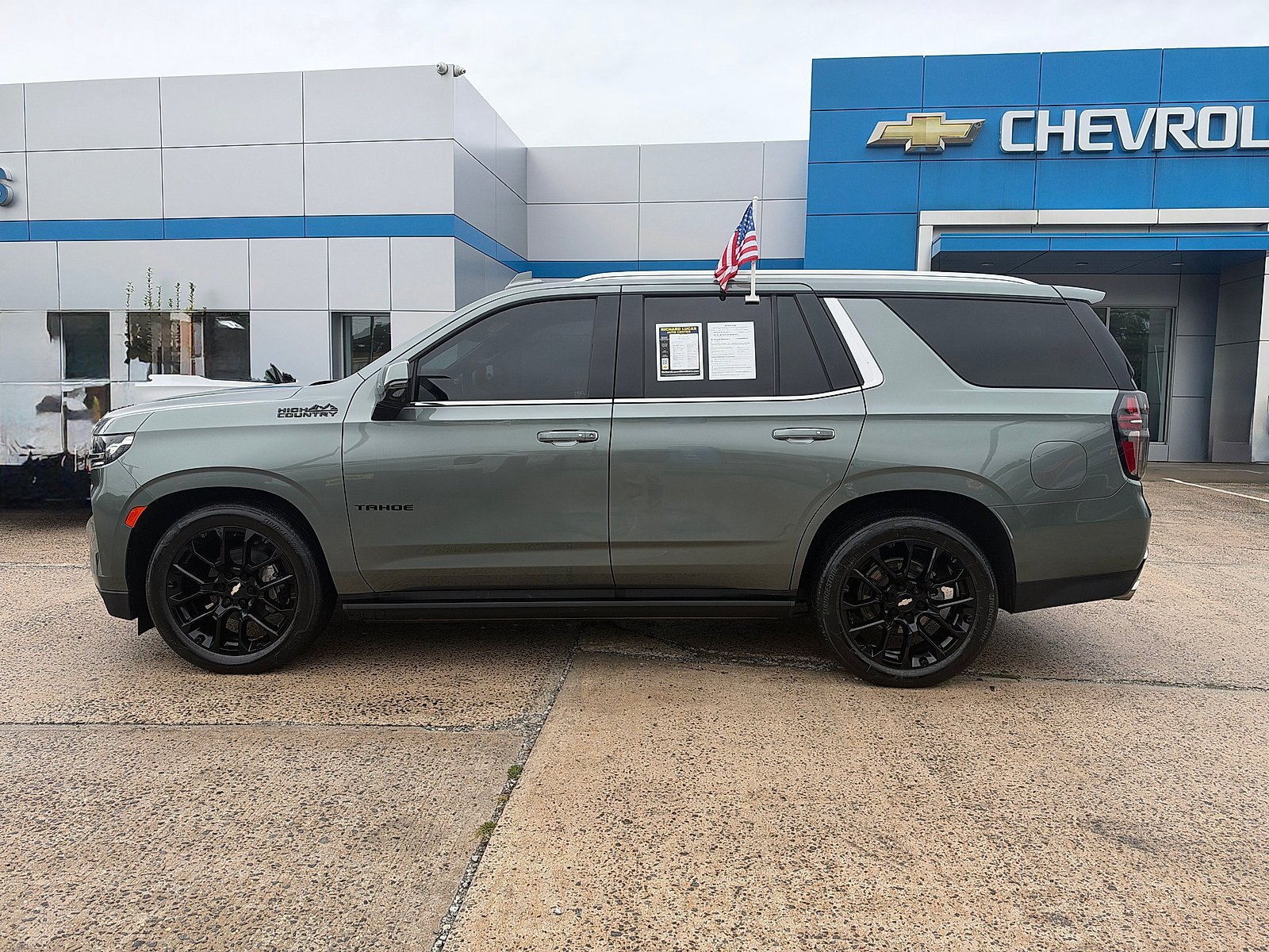 Used 2023 Chevrolet Tahoe High Country AWD/4WD image 8