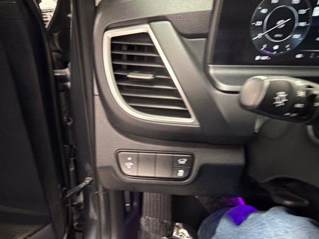 Used 2024 Kia Seltos SX w/ SX Sunroof Package AWD/4WD image 28