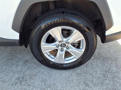 Used 2019 Toyota RAV4 XLE FWD image 27