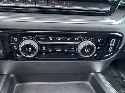 Used 2024 Chevrolet Silverado 3500 High Country w/ Technology Package AWD/4WD image 19