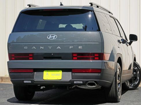 Used 2024 Hyundai Santa Fe SEL FWD image 4