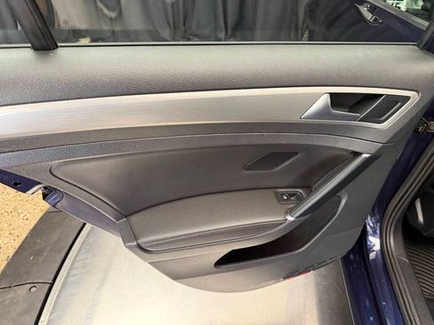 Used 2015 Volkswagen Golf SE FWD image 21