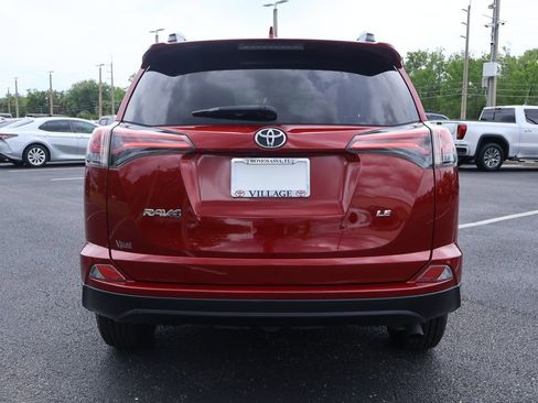 Certified 2018 Toyota RAV4 LE image 7