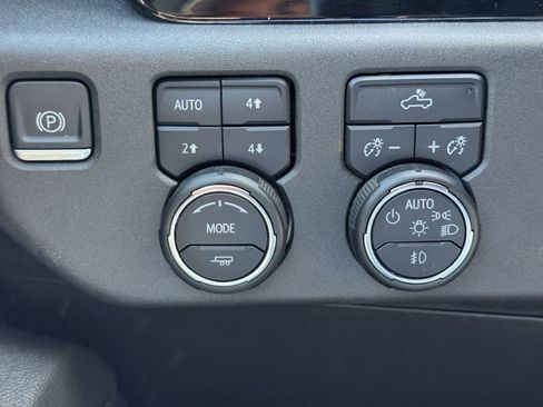 Used 2023 Chevrolet Silverado 1500 LT Trail Boss AWD/4WD image 22