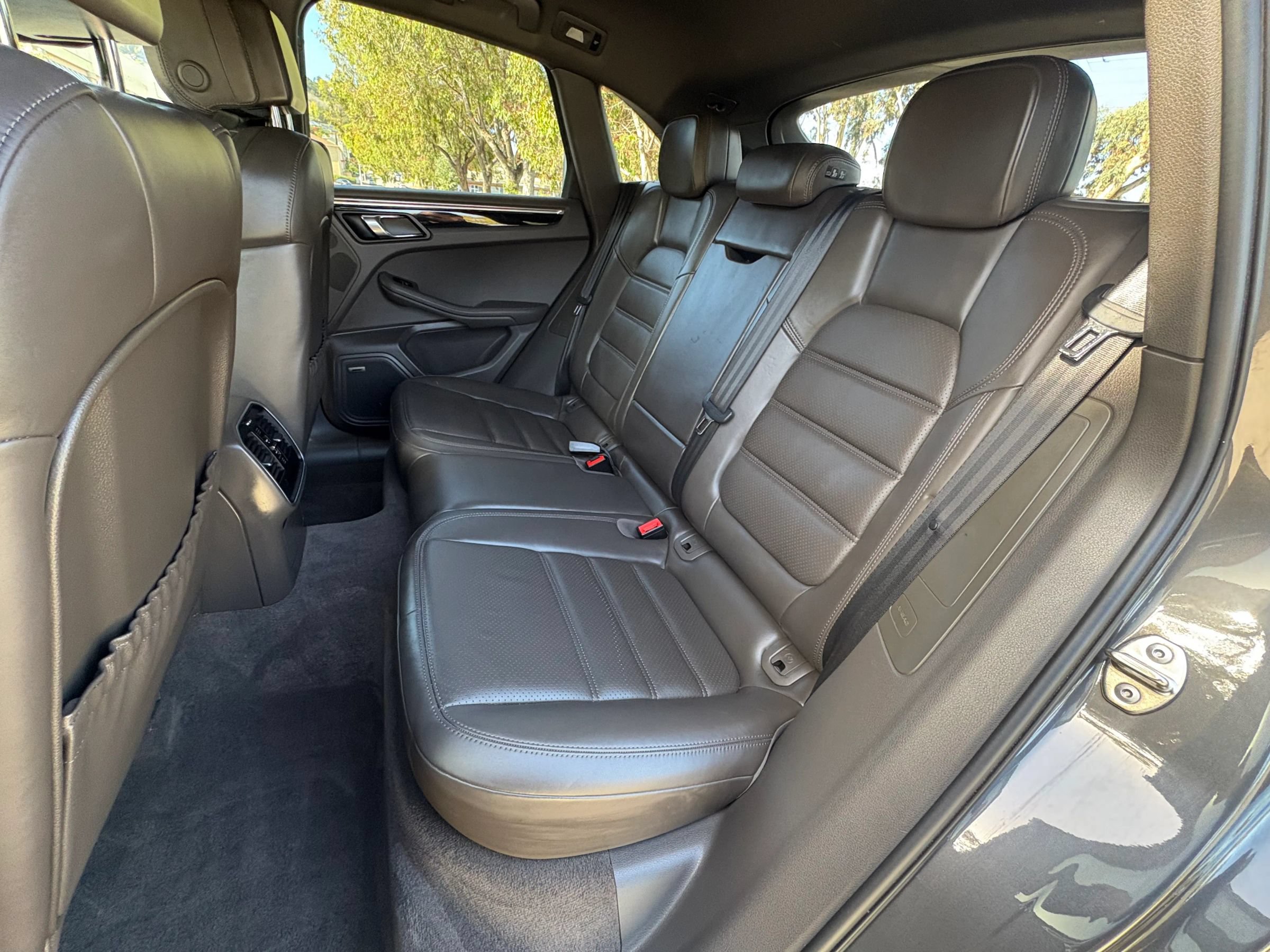 Used 2015 Porsche Macan S AWD/4WD image 13