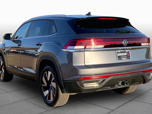Used 2025 Volkswagen Atlas Cross Sport SE FWD image 12