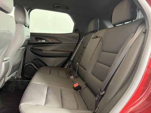Used 2023 Chevrolet TrailBlazer RS FWD image 7