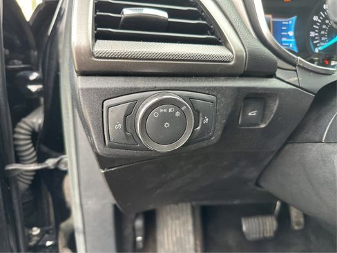 Used 2017 Ford Fusion SE w/ Fusion SE Technology Package FWD image 24
