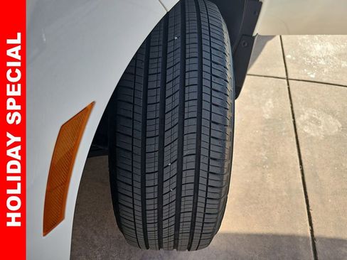 Used 2023 Nissan Frontier SV w/ Technology Package image 34