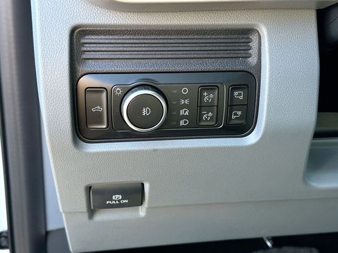 New 2026 Ford F450 XLT w/ 360-Degree Camera Package image 17