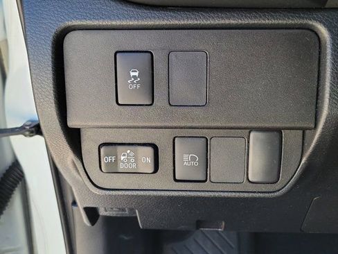 Used 2020 Toyota Tacoma SR w/ SR Convenience Package image 19