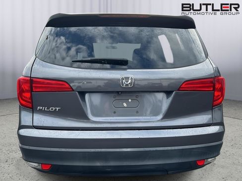 Used 2017 Honda Pilot LX image 3