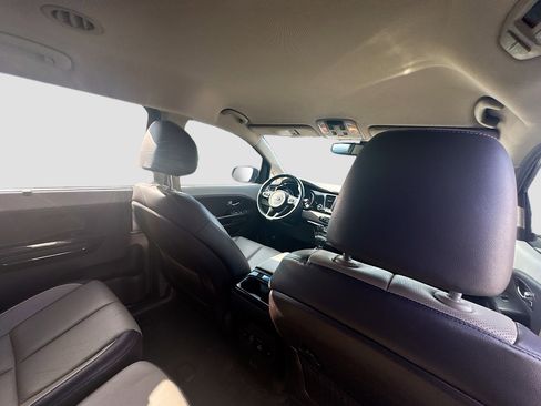 Used 2018 Kia Sedona SX Limited image 30