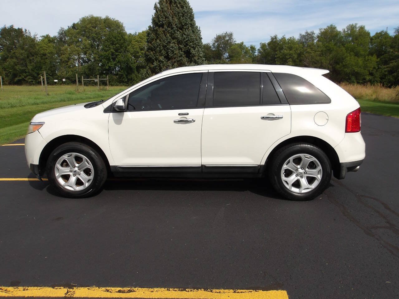 Used 2011 Ford Edge SEL w/ 202A Rapid Spec Order Code AWD/4WD image 46