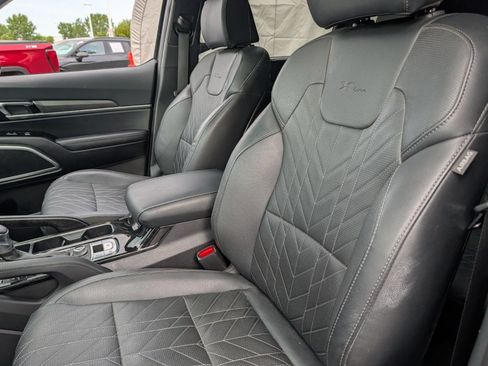 Used 2024 Kia Telluride EX X-Line AWD/4WD image 19