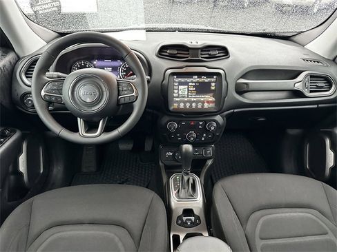 Used 2022 Jeep Renegade Latitude image 12