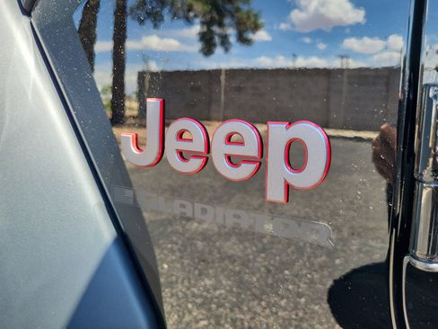 New 2025 Jeep Gladiator Rubicon w/ Convenience Group image 23
