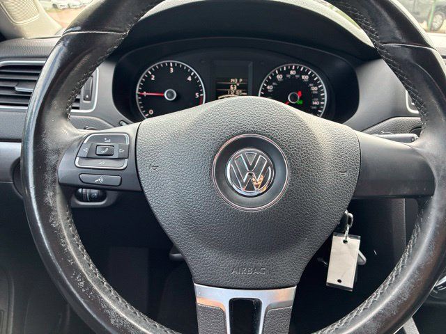 Used 2013 Volkswagen Jetta TDI FWD image 25