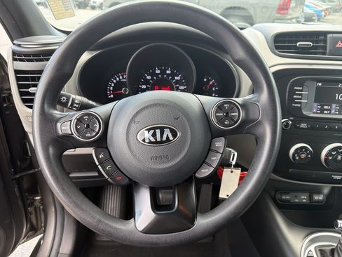 Used 2018 Kia Soul FWD image 28
