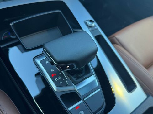 Certified 2025 Audi Q5 2.0T Premium image 15