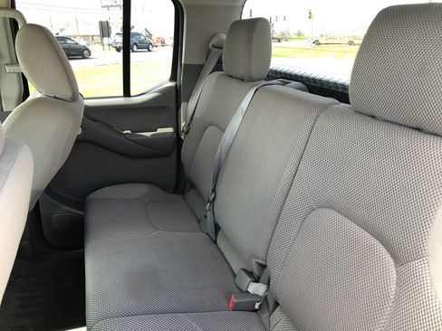 Used 2011 Nissan Frontier SV w/ SV Premium Utility Pkg image 19