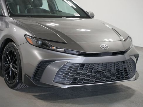 Certified 2025 Toyota Camry SE image 4