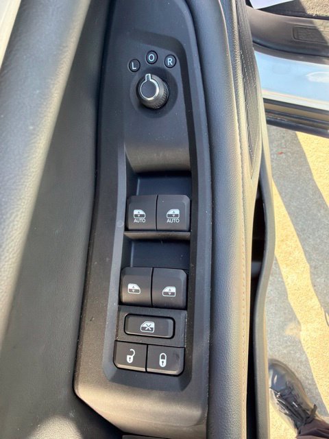 Certified 2025 Jeep Grand Cherokee Limited w/ Trailer Tow Package AWD/4WD image 18