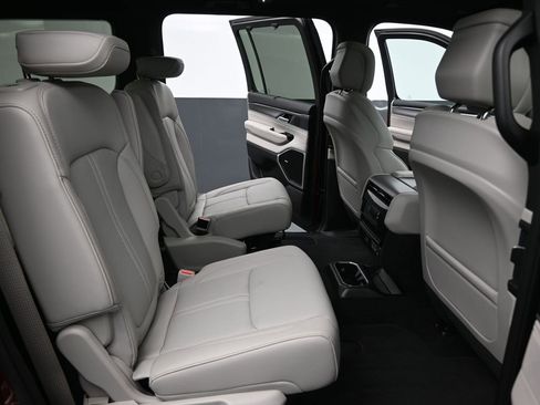 New 2026 Jeep Grand Wagoneer Limited AWD/4WD image 24