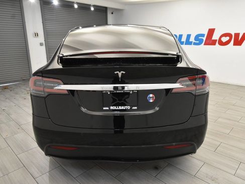 Used 2016 Tesla Model X 90D image 4