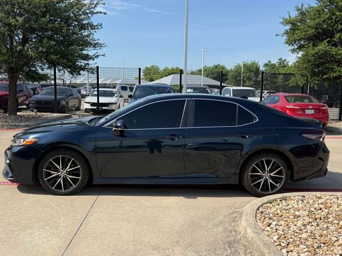 Used 2021 Toyota Camry SE w/ Cold Weather Package AWD/4WD image 2