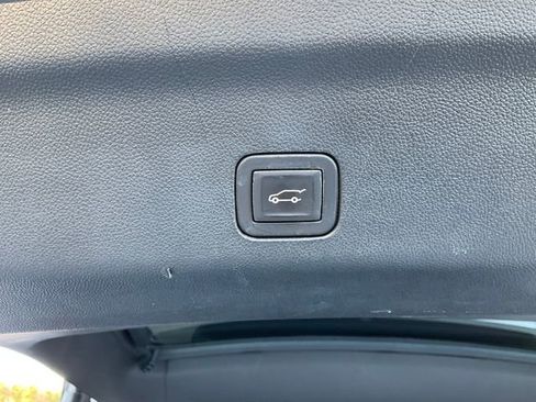 Used 2025 Chevrolet Tahoe LT image 18