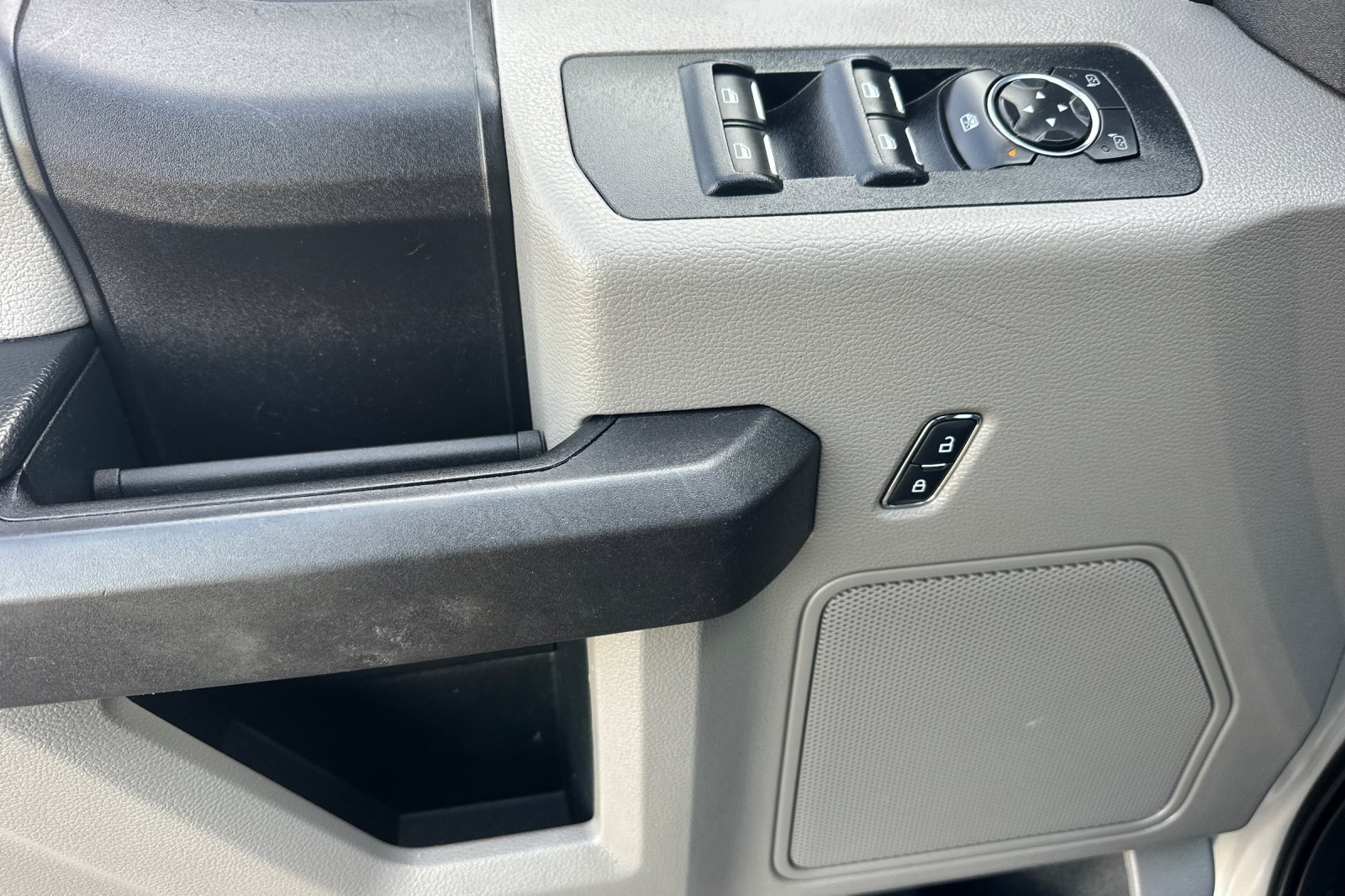 Used 2015 Ford F150 XL w/ Equipment Group 101A Mid RWD image 11