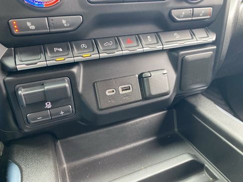 Used 2021 GMC Sierra 1500 Elevation image 39