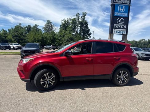 Used 2016 Toyota RAV4 LE FWD image 9