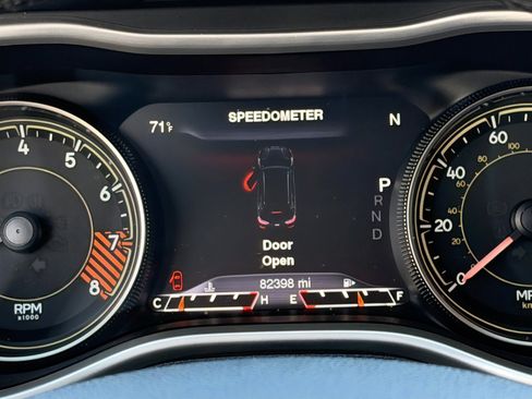 Used 2014 Jeep Cherokee Limited w/ Luxury Group image 24