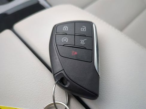 Used 2025 Buick Envision Avenir AWD/4WD image 36