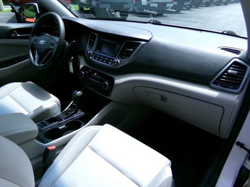 Used 2017 Hyundai Tucson SE w/ SE Popular Package 02 AWD/4WD image 12