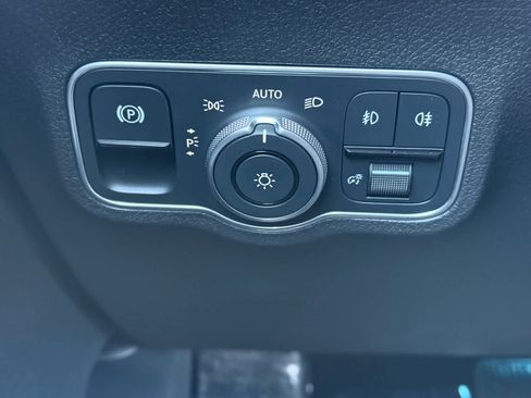 Certified 2025 Mercedes-Benz GLB 250 4MATIC image 25