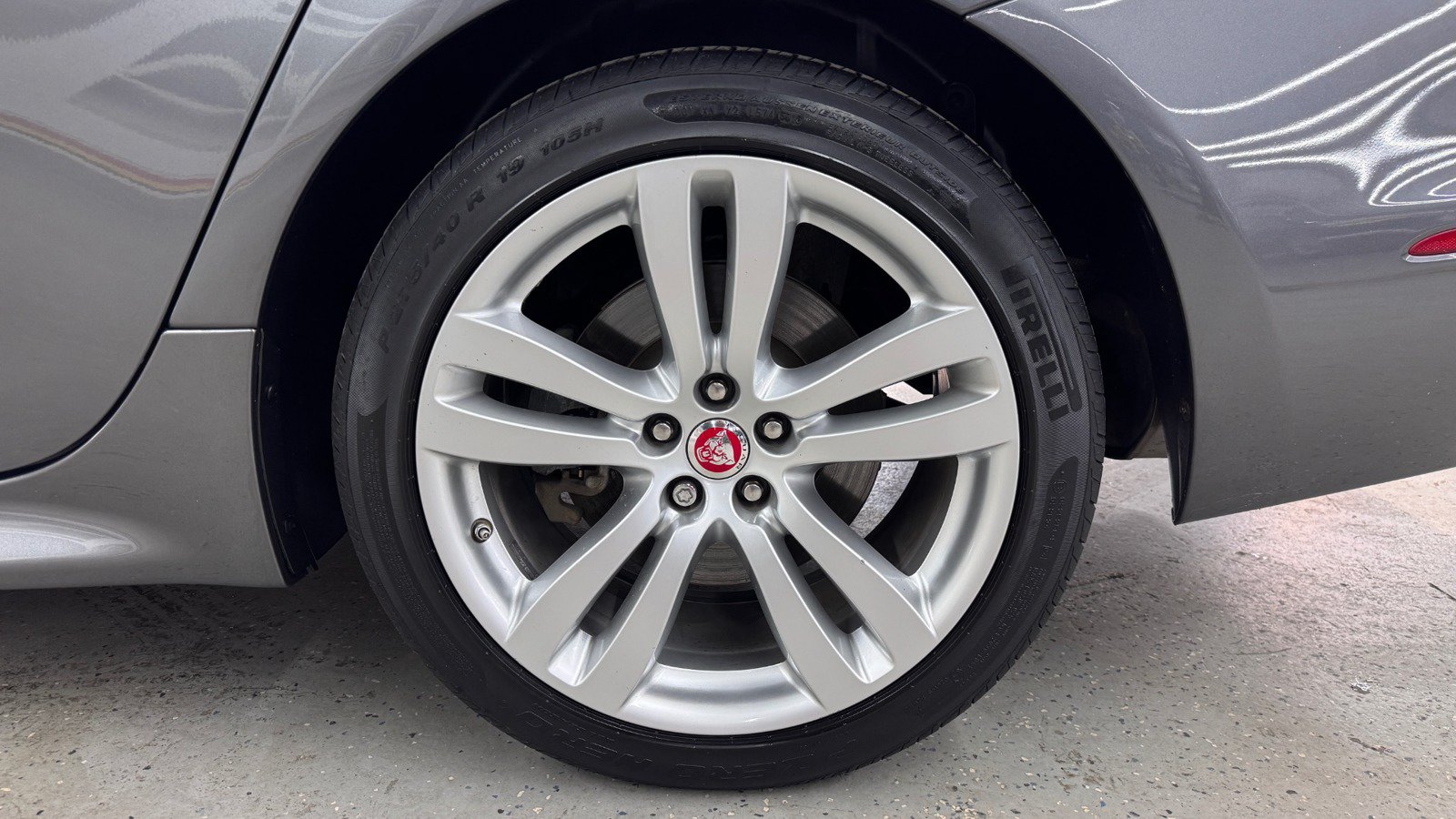 Used 2016 Jaguar XJ R-Sport AWD/4WD image 13