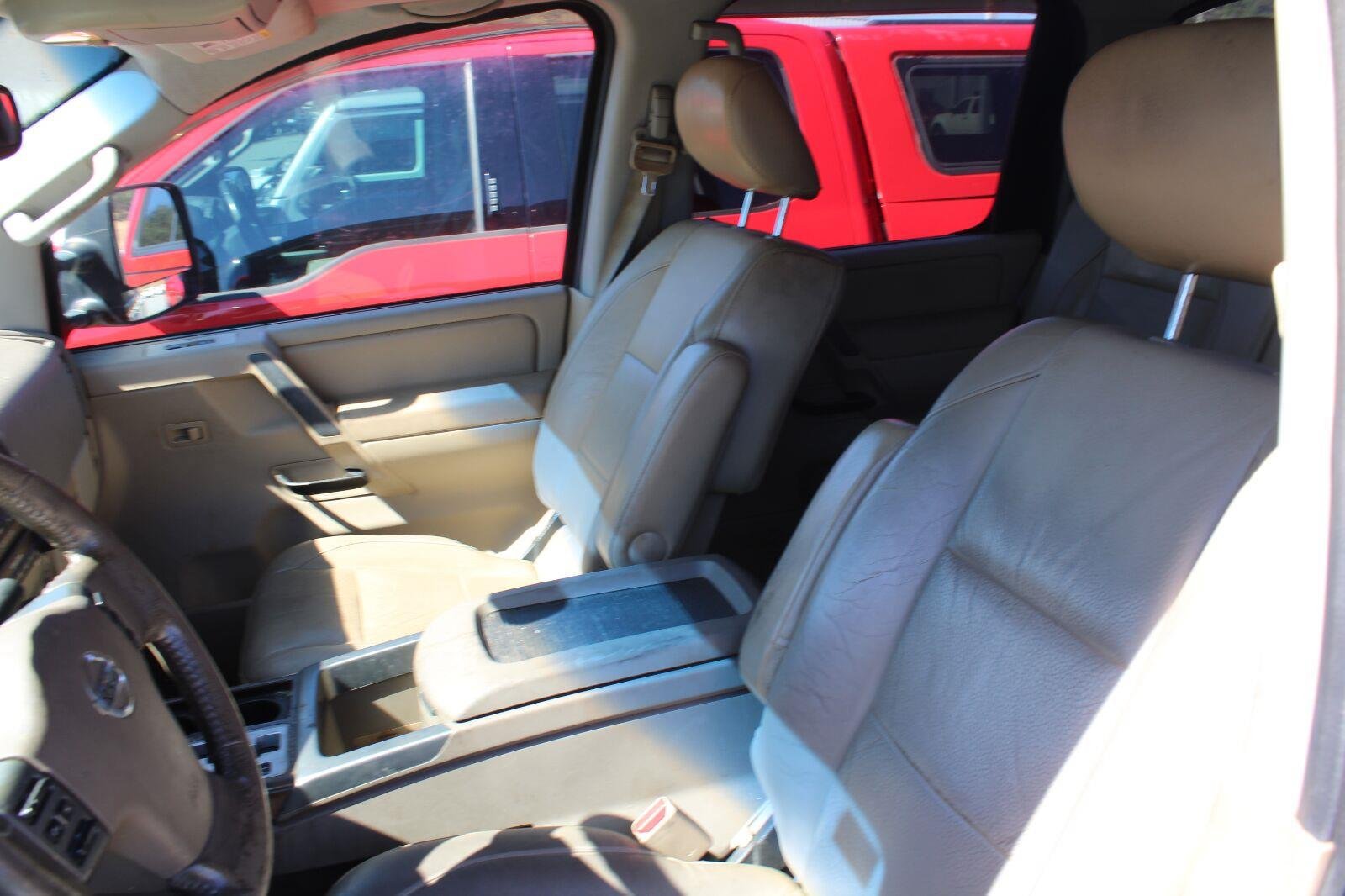 Used 2012 Nissan Titan SL w/ SL Technology Pkg AWD/4WD image 9