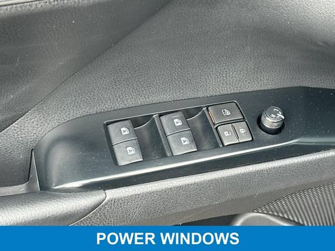 Used 2019 Toyota Camry SE FWD image 11