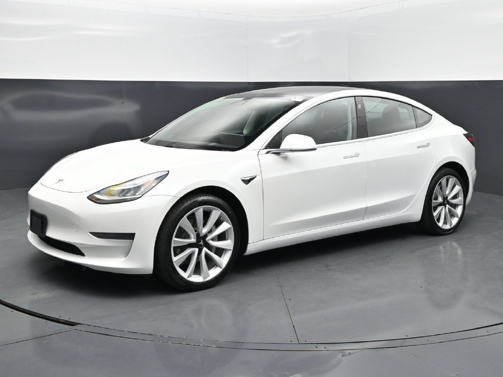 Used 2020 Tesla Model 3 Standard Range Plus RWD image 1