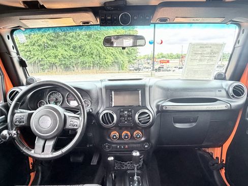 Used 2012 Jeep Wrangler Unlimited Sport AWD/4WD image 11