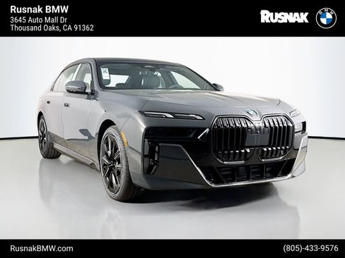 New 2026 BMW 760i xDrive w/ Premium Package image 1