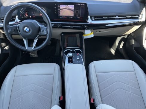 Used 2025 BMW X1 xDrive28i w/ Convenience Package image 3
