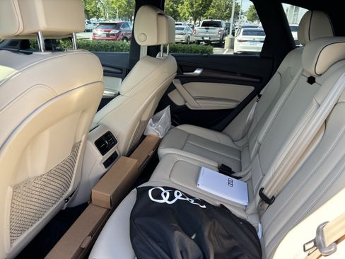 Used 2024 Audi Q5 e Premium Plus w/ Premium Plus Package AWD/4WD image 19