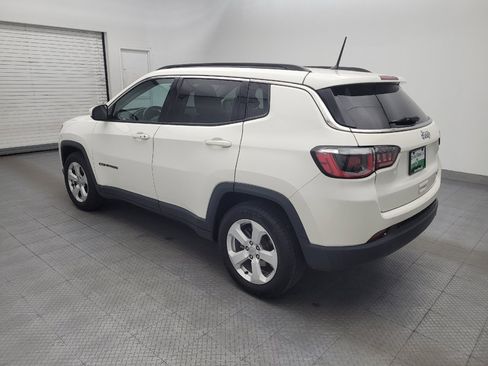 Used 2018 Jeep Compass Latitude FWD image 3